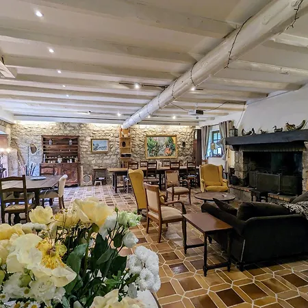 Bed & Breakfast Ferme Equestre Avec Piscine, Tennis Prive Et D'hotes A - Fr-1-582-464 Saint-Romain-Lachalm